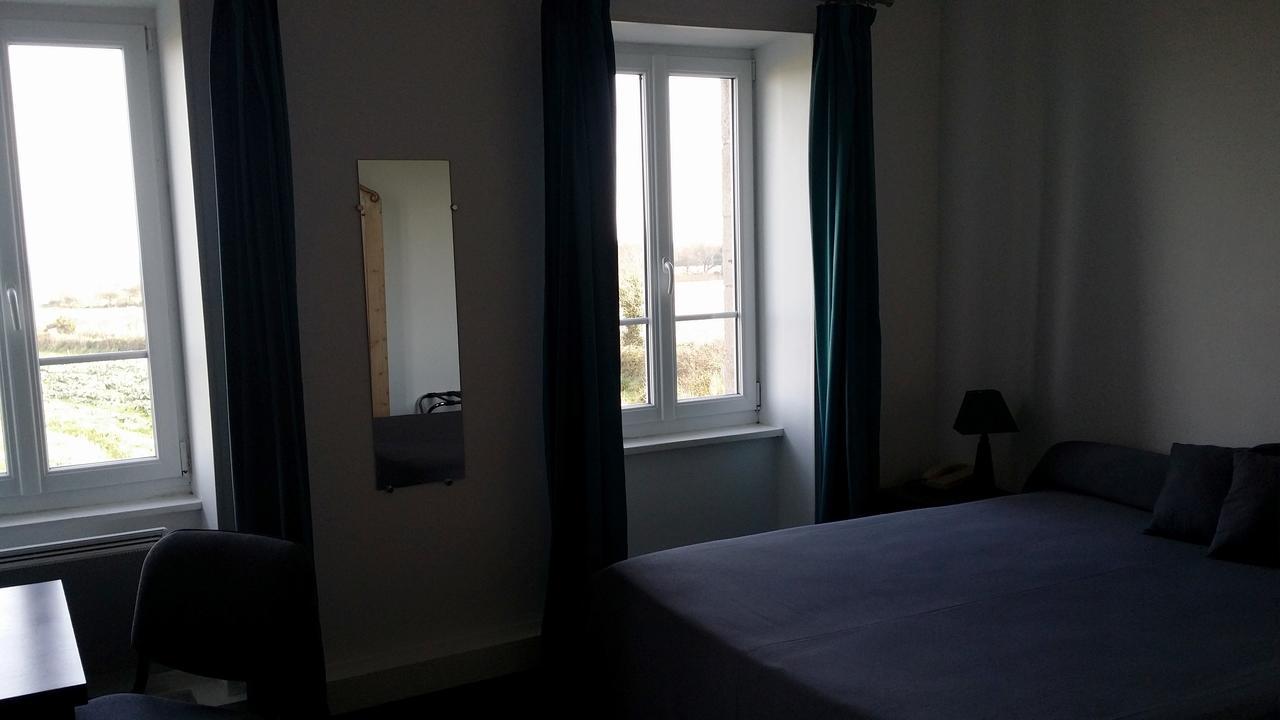 ホテル La Roche Du Marais オモンヴィーユ＝ラ＝プティト 部屋 写真